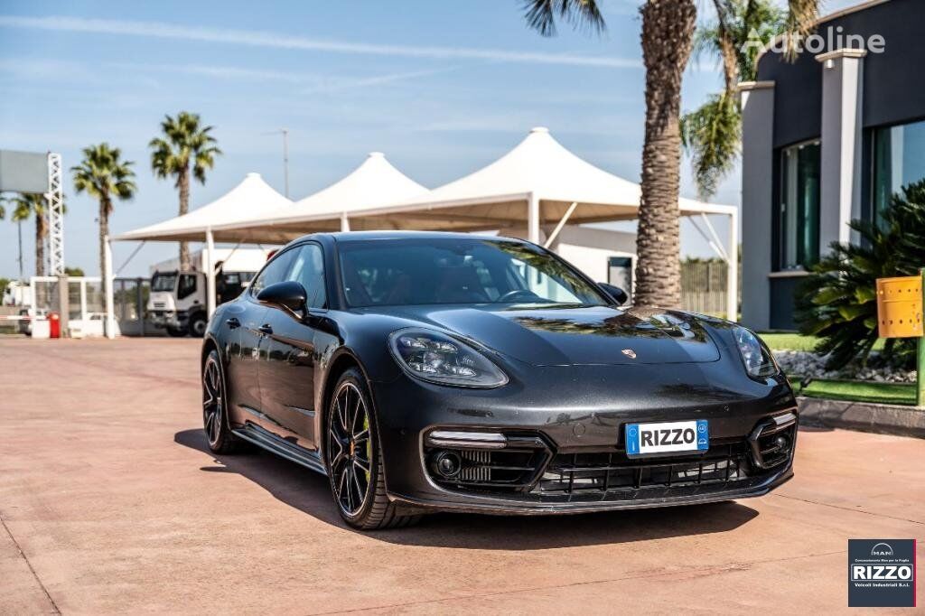 خودروی سدان Porsche Panamera