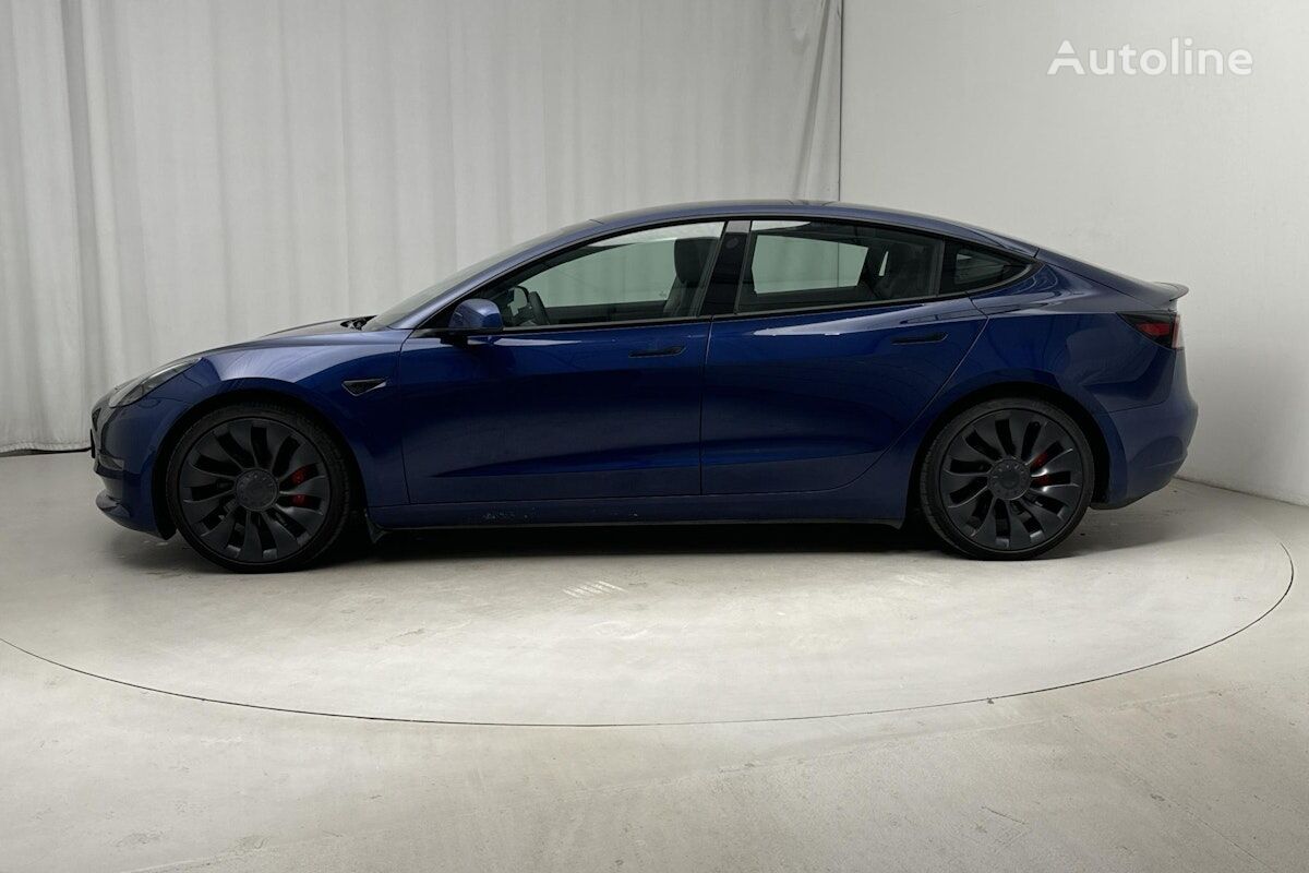 خودروی سدان Tesla Model 3