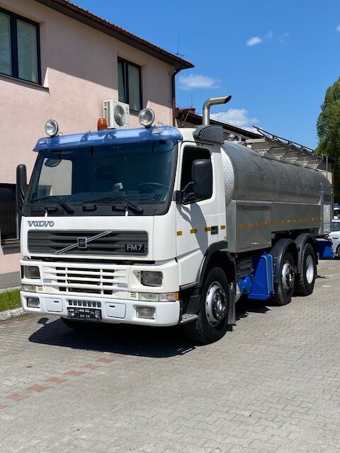 کامیون دارای تانکر حمل شیر Volvo FM 7
