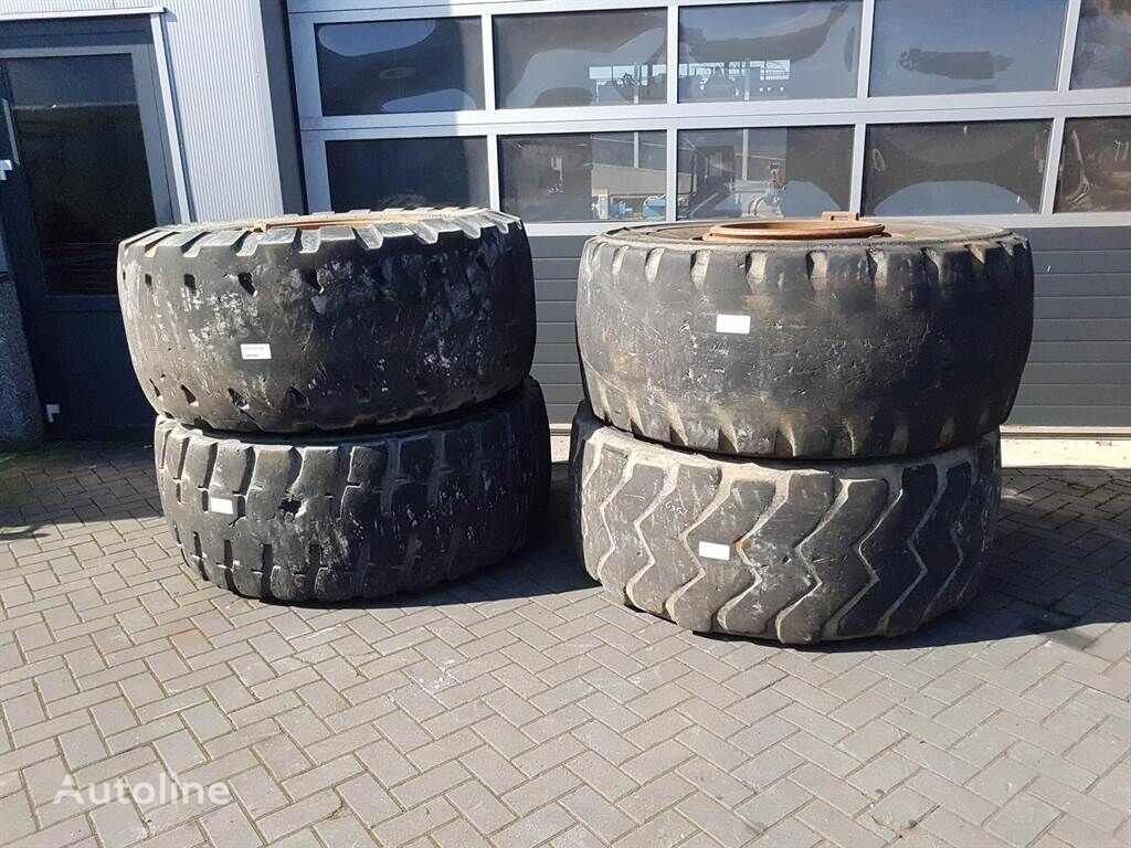 چرخ Case 921C-Michelin 26.5R25-Tire/Reifen/Band